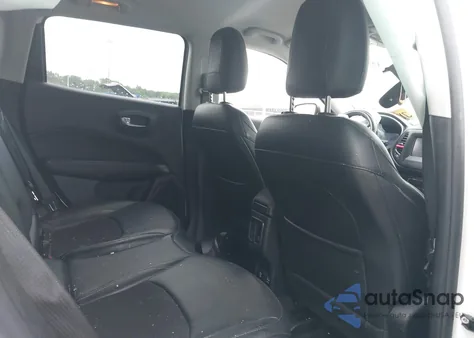 2021 Jeep Compass Latitude 4X4 z USA, uszkodzony, nr VIN 3C4NJDBB6MT537568